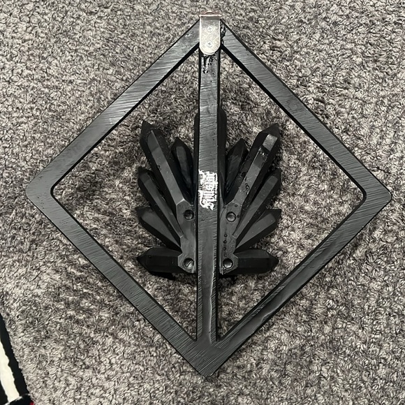 Killstar Black Crystal Necklace Holder For Wall - Picture 2 of 4